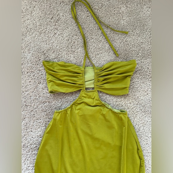 Showpo heath cut out halter neck midi dress - Picture 5 of 10